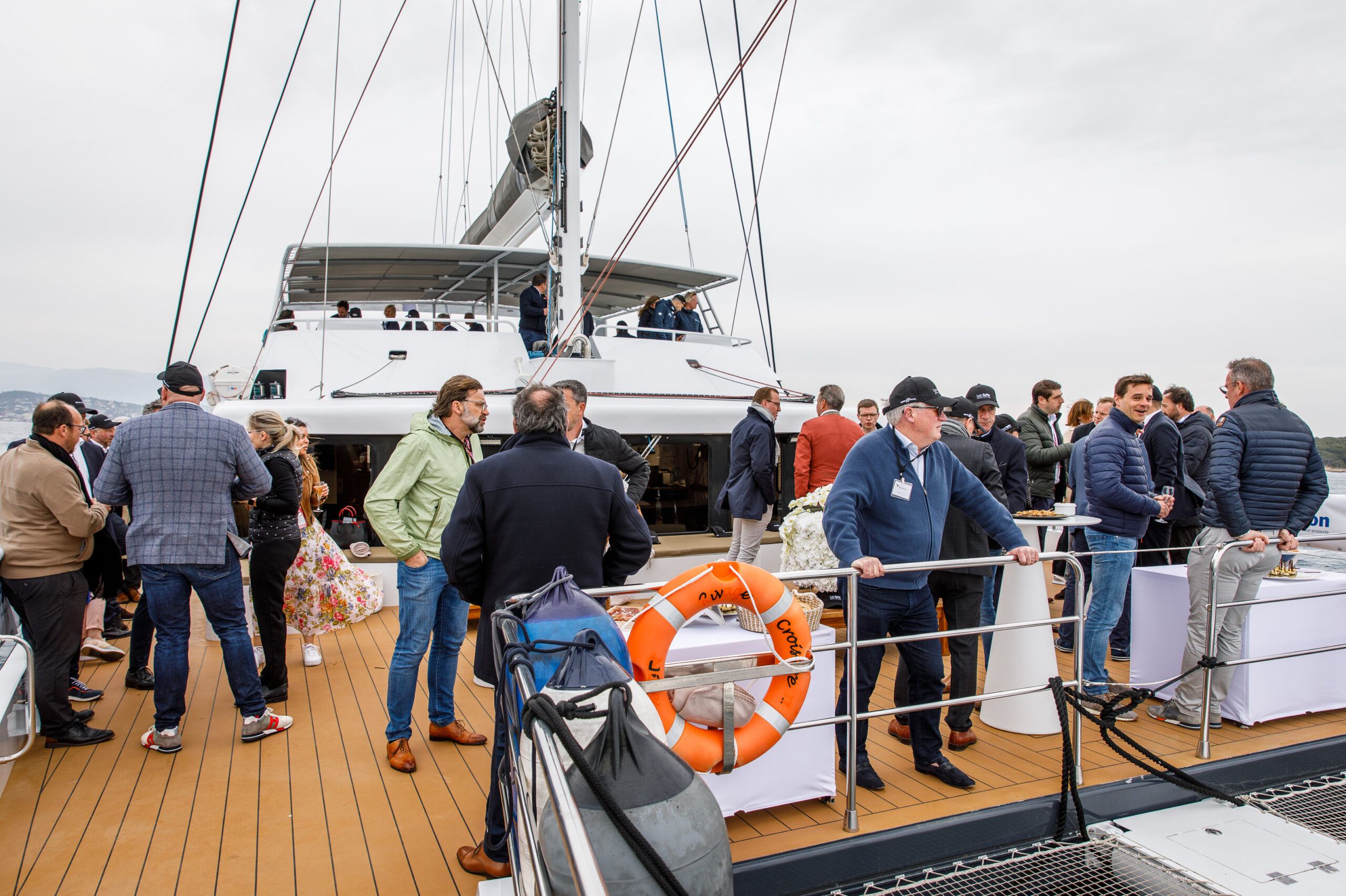 évènement corporate MIPIM sur un catamaran au vieux port de Cannes